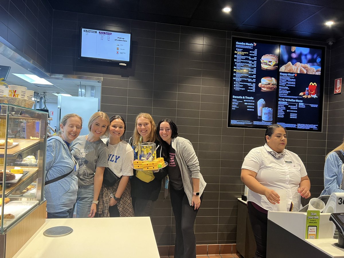 I’ll take one of everything from this crew ☺️  #112leads