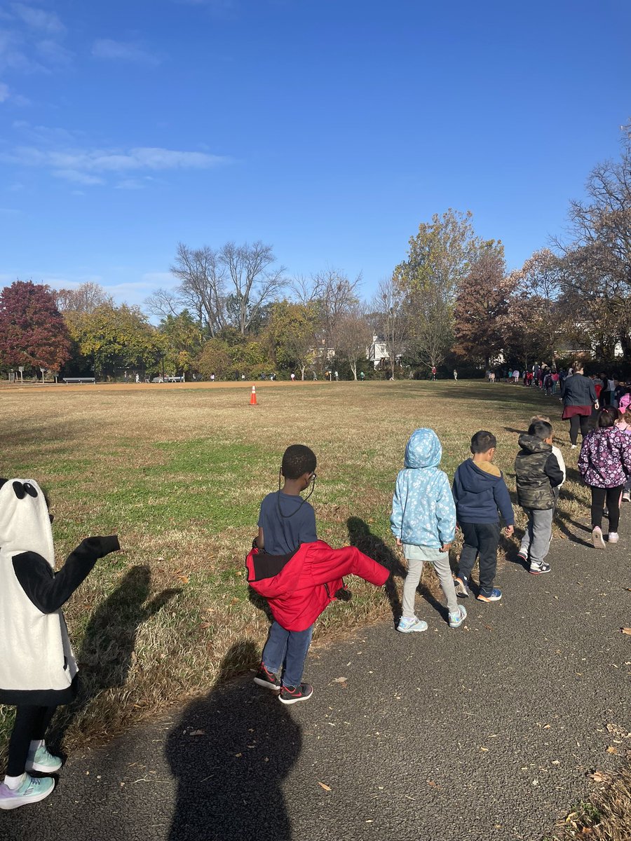 BarcroftFay's tweet photo. Ms. AB and Ms. Demastus led our K-2 @BarcroftEagles in a special morning meeting for Wellness Wednesday! We learned walking is a strategy to help regulate our emotions and practiced. https://t.co/drAbIItvzH
