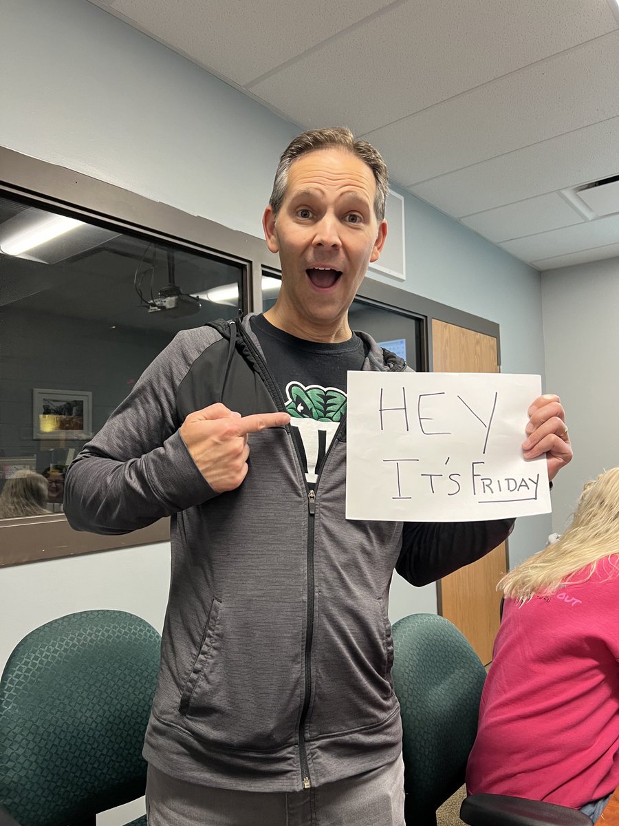 CarsonSterk's tweet image. It’s #schoolpsychweek and ⁦@CLS_SS⁩ has the very best! ⁦@tcevans100⁩ gives everything he has and more to the ⁦@CLSouthHS⁩ students, staff, and community. Thank you Todd for all you do! We are lucky to have you! #grateful