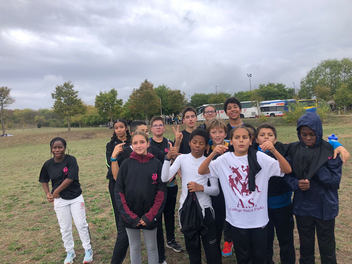 ClgRosaParks's tweet photo. [AS] Participation au cross district @unss31 à Pech David pour nos élèves. Un bon moment d’engagement et d’émotions !!! @EpsToulouse @EducPrio_AcTlse @actoulouse https://t.co/9NTF6ES5SW