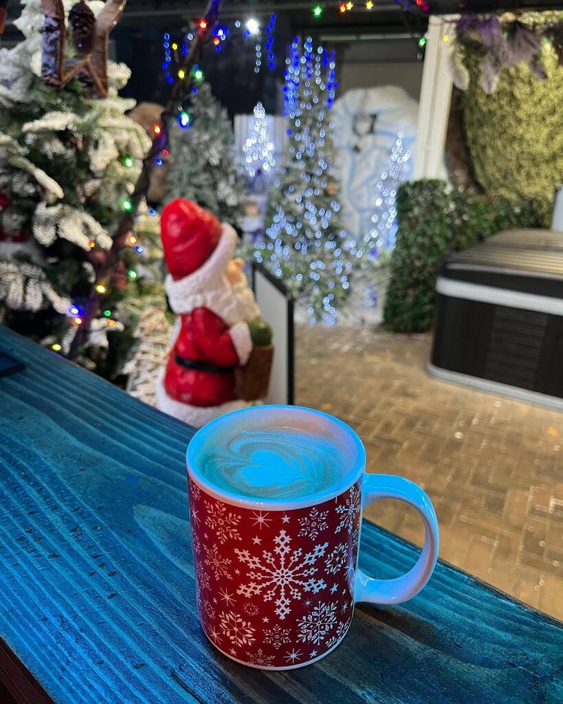 Looking forward to seeing you all over the festive season! We’re based by Santas grotto just near the amazing BBQ shop! Open tomorrow - Thursday to Sunday 11-4.  Boozy hot chocs and mulled wine are good to go! 
#coffee #hotchocolate #boozyhotchocolate #m… instagr.am/p/CkzCl_4Dd83/