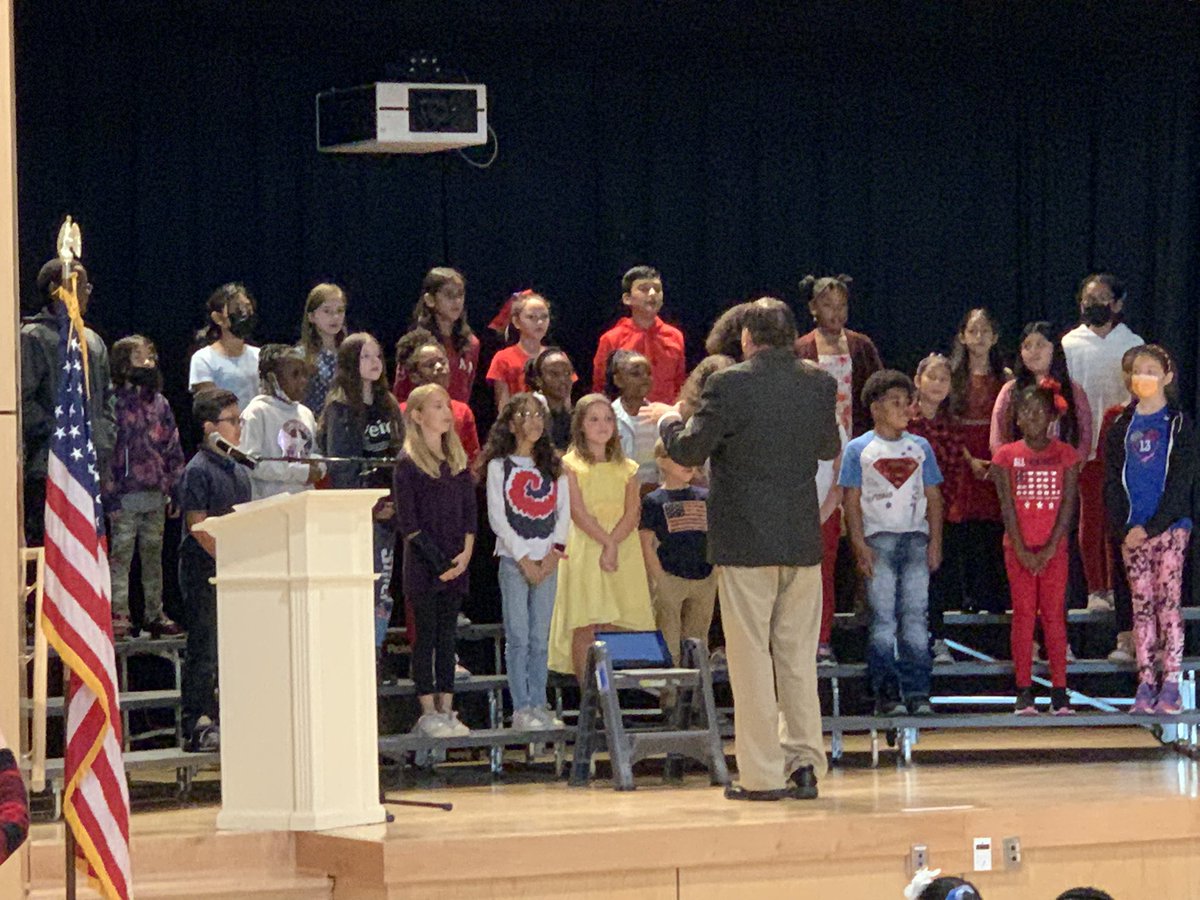 AnneEMoncureES's tweet photo. Have you Thanked a Veteran lately?  Moncure’s staff and students did so today.  Thank you Veterans and Military families!  We appreciate you! 🇺🇸💜 #Veterans @SCPSchools @AnneEMoncureES https://t.co/ArdcqPU4w0