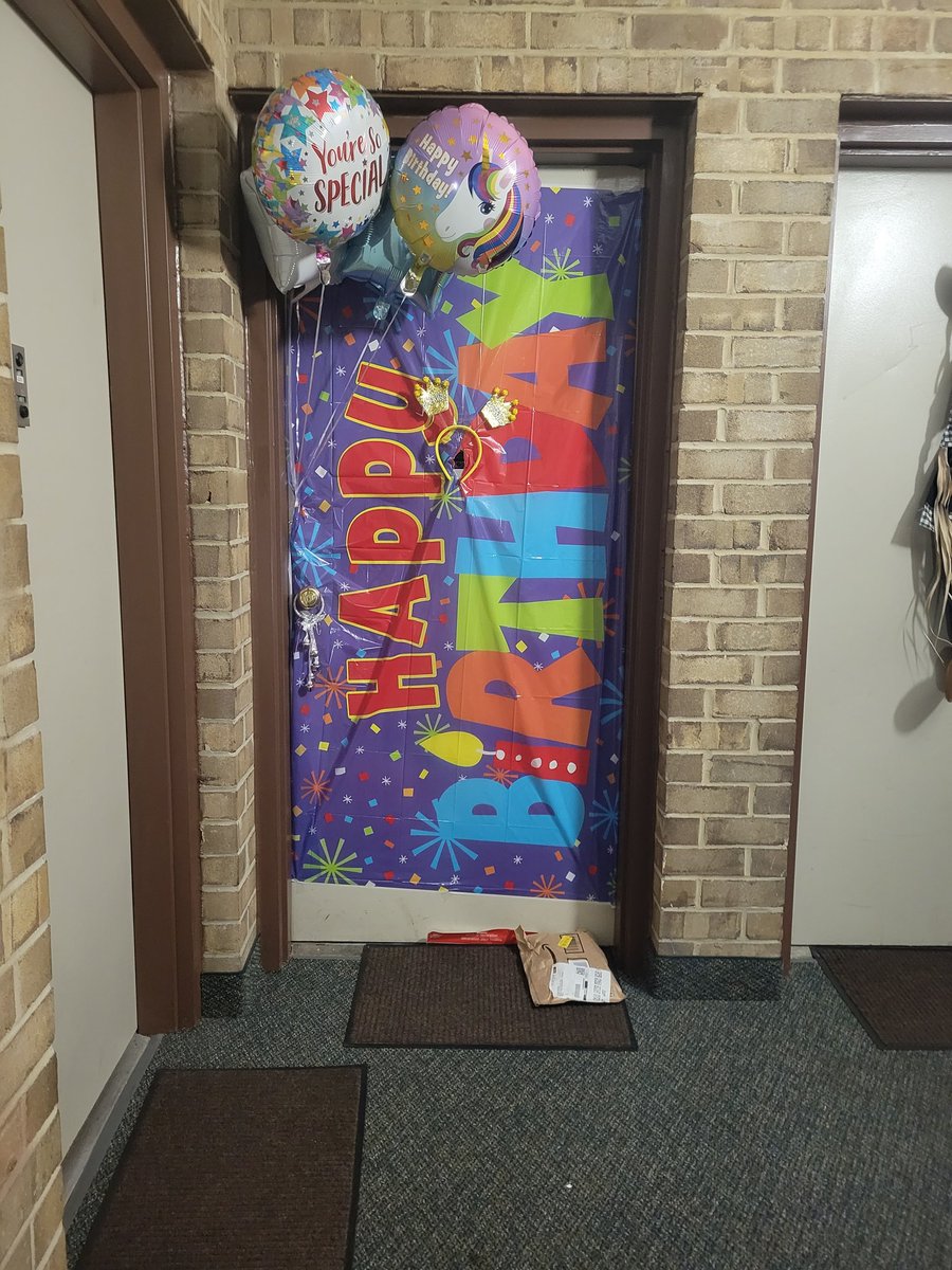 soitgoes86's tweet image. Had a pretty shitty day but came home to this 🤣