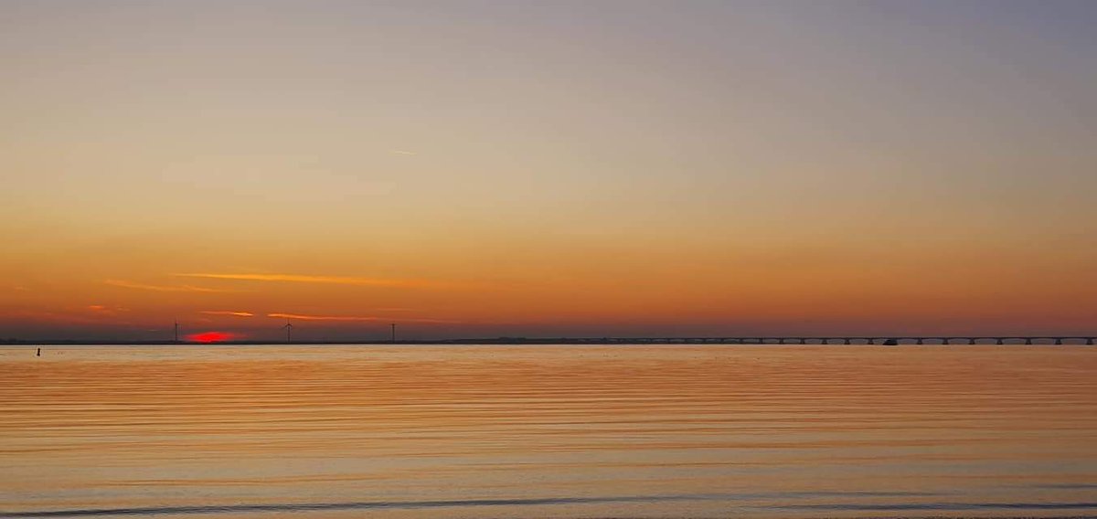 Havenlust's tweet image. Sunset One Minute Ago 🌞☀️