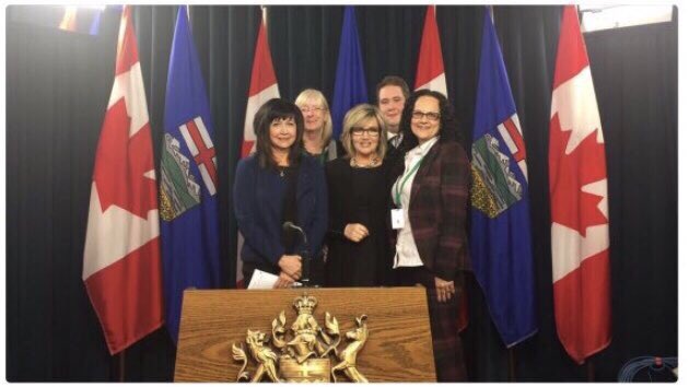 @kgmceachern @Gellersamdaisy @JTweedleRD @albertaNDP Here’s a photo of Sandra, Marie. Jamie (ally) Bev (ally) and me discussing the advocates role. Then a photo of when we released the news of #BILL205 Alberta’s 1st Advocate for PwD! 💞