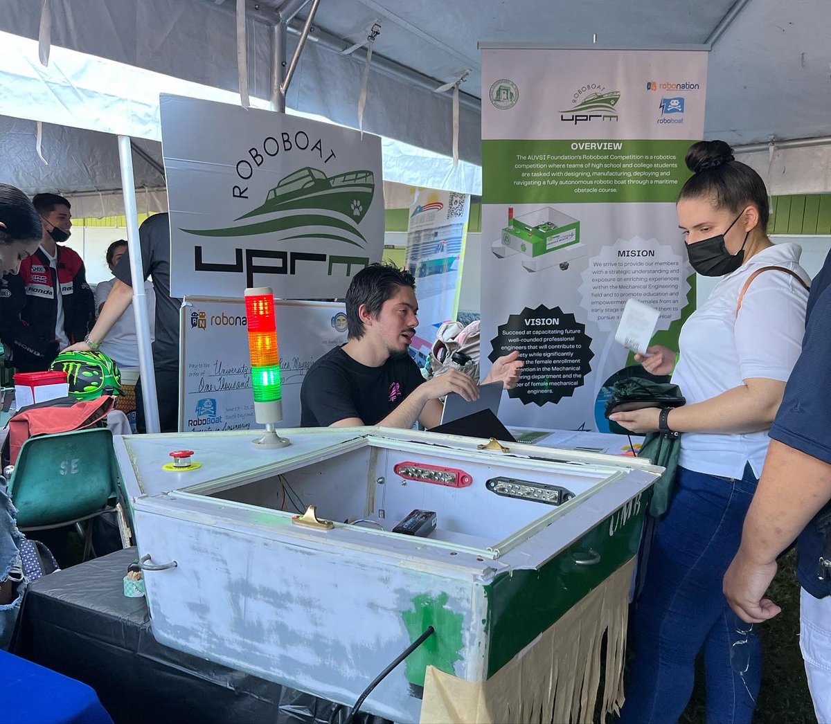 roboboat_uprm's tweet photo. Today we participated in the UPRM Open House talking to High School students about who we are, what do we do and what it’s our goal. 
Thanks to all the people who stopped by to know more about us. 💚🚤 https://t.co/VqH9cRhupM