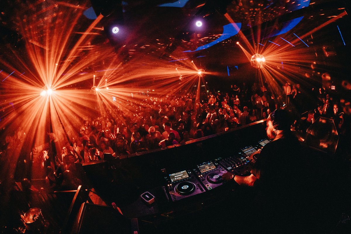 daytripla's tweet photo. All photos from the Disco Trip Afterparty with Jayda G, @blucu, @DjTottie, @thingsyousay &amp; @hintoflavend3r are up now! 🕺🪩  Check them out here → https://t.co/be9fa3ZKmF

📸: @stevengvisuals https://t.co/SdMSZfkSDw