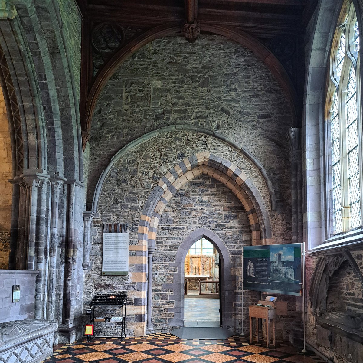 Louvain Rees ⚰️ tweet media