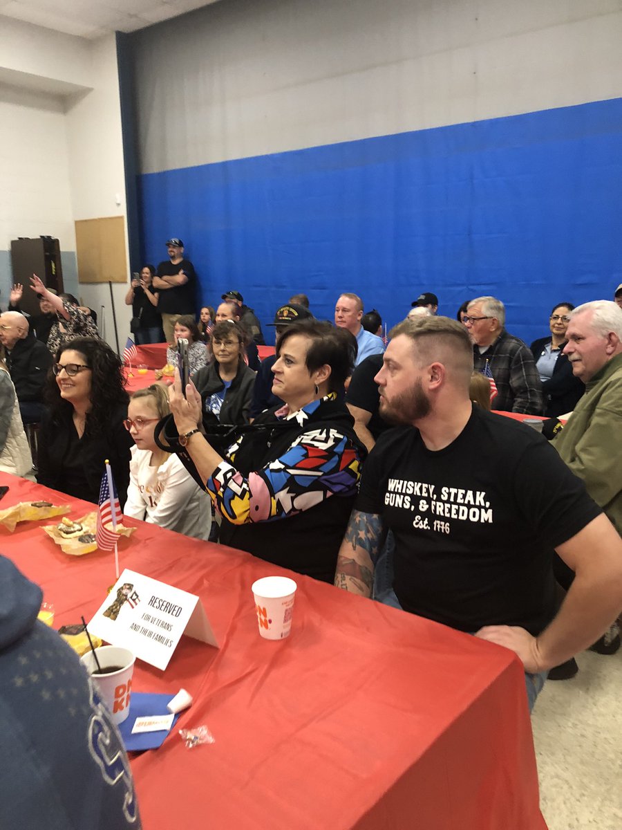 NorthBrookElem's tweet photo. We enjoyed celebrating our Veterans today! #BlueJayBlessed #intentional #thankavet https://t.co/JGrjTngTMW