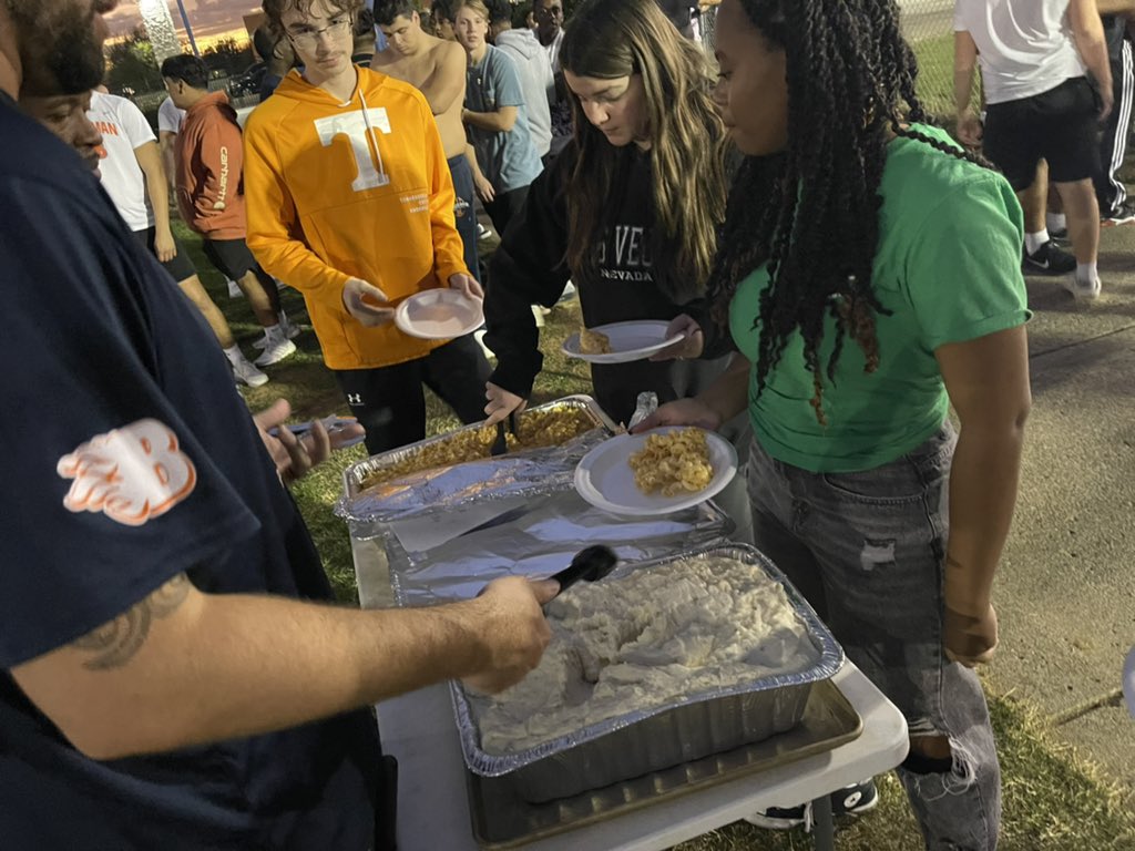 BlackmanFtball's tweet photo. Playoff Steak Dinner - Round 2
100 Ribeyes ๐ฅฉ
80lbs mashed ๐ฅ
65lbs mac & cheese ๐ง
5 platters of cookies ๐ช
#GoBlaze๐ฅ https://t.co/jK1TzsffNv