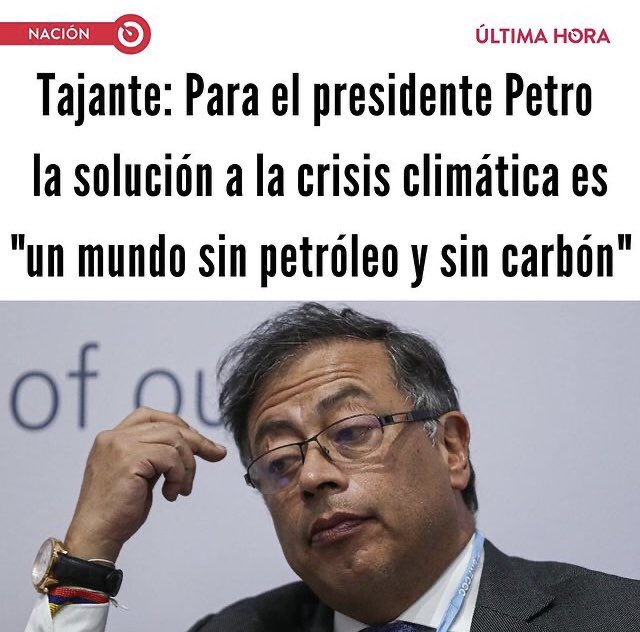 riv80930442's tweet photo. Dando la solución mientras se monta en su caravana de 8 camionetas q lo llevan a su próximo vuelo charter ✈️ https://t.co/LlmuyfbfEH