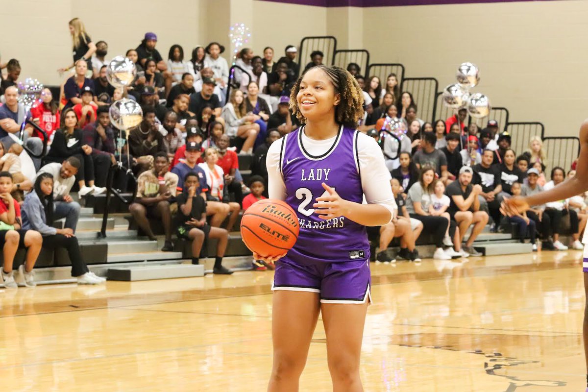 CFHSJournalism's tweet photo. Charger madness anyone??? Last Monday, Fulshear Basketball put on their first charger madness event with a dunk contest, food trucks, and performances from Storm and cheer! π#wearefu1shear #letsremembercfhs @FulshearHoops @Fulshear_HS https://t.co/UaACgYp7Ds