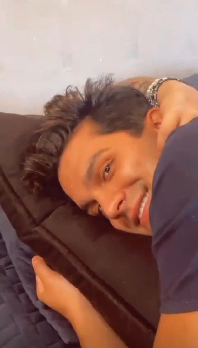 Eu tô assim nesse exato momento 
        VEMMMM PERIGOSA 😩❤️