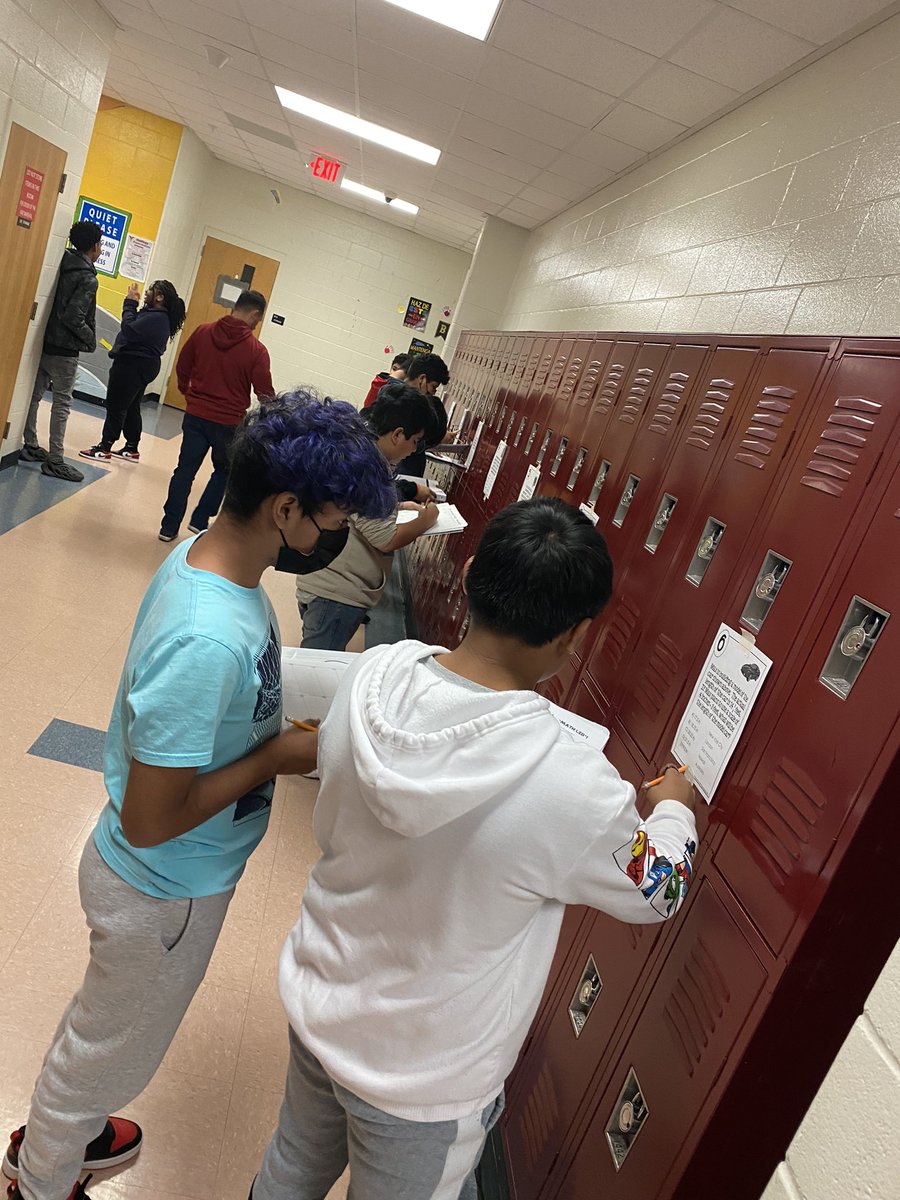 HSAMonroeMiddle's tweet photo. Students in Ms. Pernas’ class doing scale factor math libs in the hall. So much fun!! @UCPSNC @AGHoulihan https://t.co/v2APdBM9mC