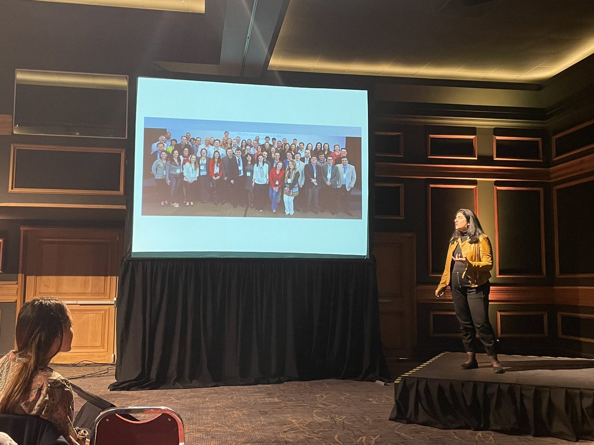 interneurona's tweet photo. Nuestra querida y admirada @sheilambrasil compartiendo su experiencia de vida en la sesión de #NeuroTalk en #SONEPSYN2022
Inspiradora! Mentora!
Gracias infinitas x tu ejemplo
@WorldStrokeOrg @ALATACV https://t.co/yHAVSzjwL8