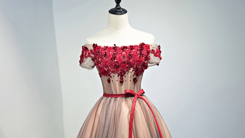 luulla's tweet image. 11.11 sales is on! All these beautiful dresses at very low prices. luulla.com/discount/sale-…