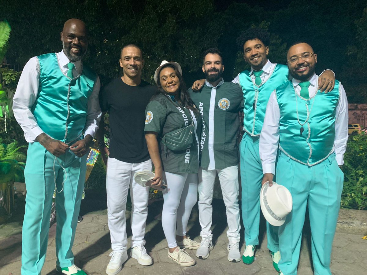 renegado's tweet photo. Não tenho palavras pra descrever esses momentos. Sou honrado demais por fazer parte dessa grande família, um dos maiores presentes da minha vida. Salve Elza, Salve Mocidade! 💚 #Mocidade67Anos https://t.co/qUHuuT9L52