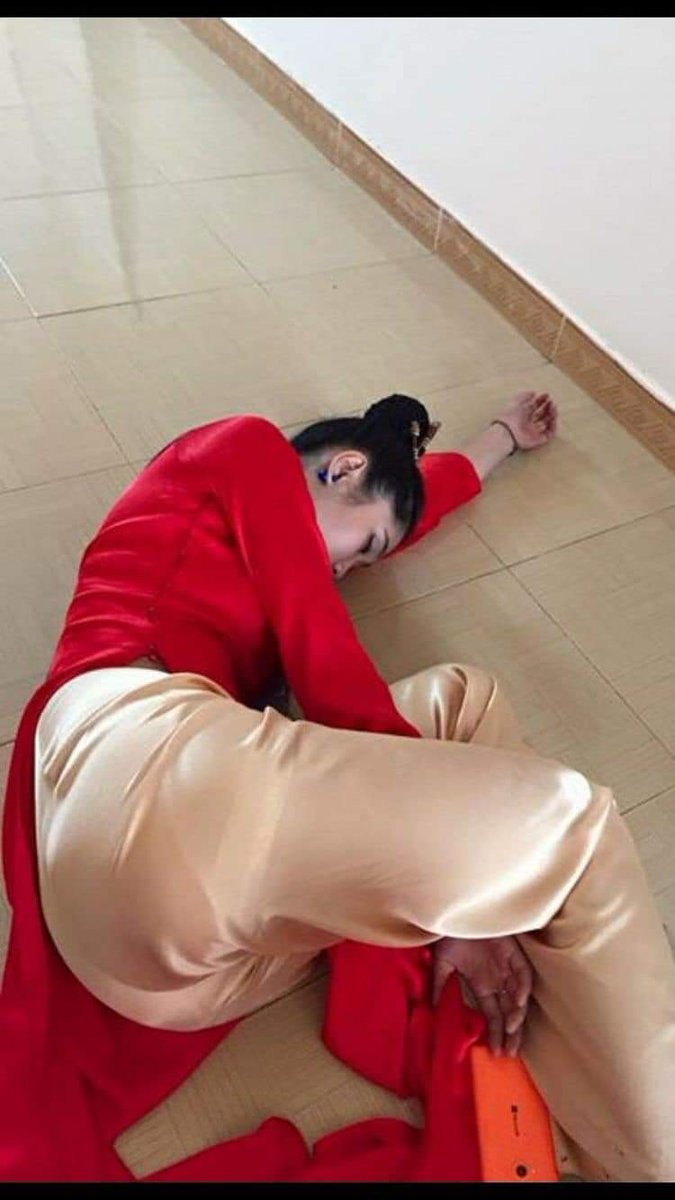 Có ai đỡ em dậy hok. ^^