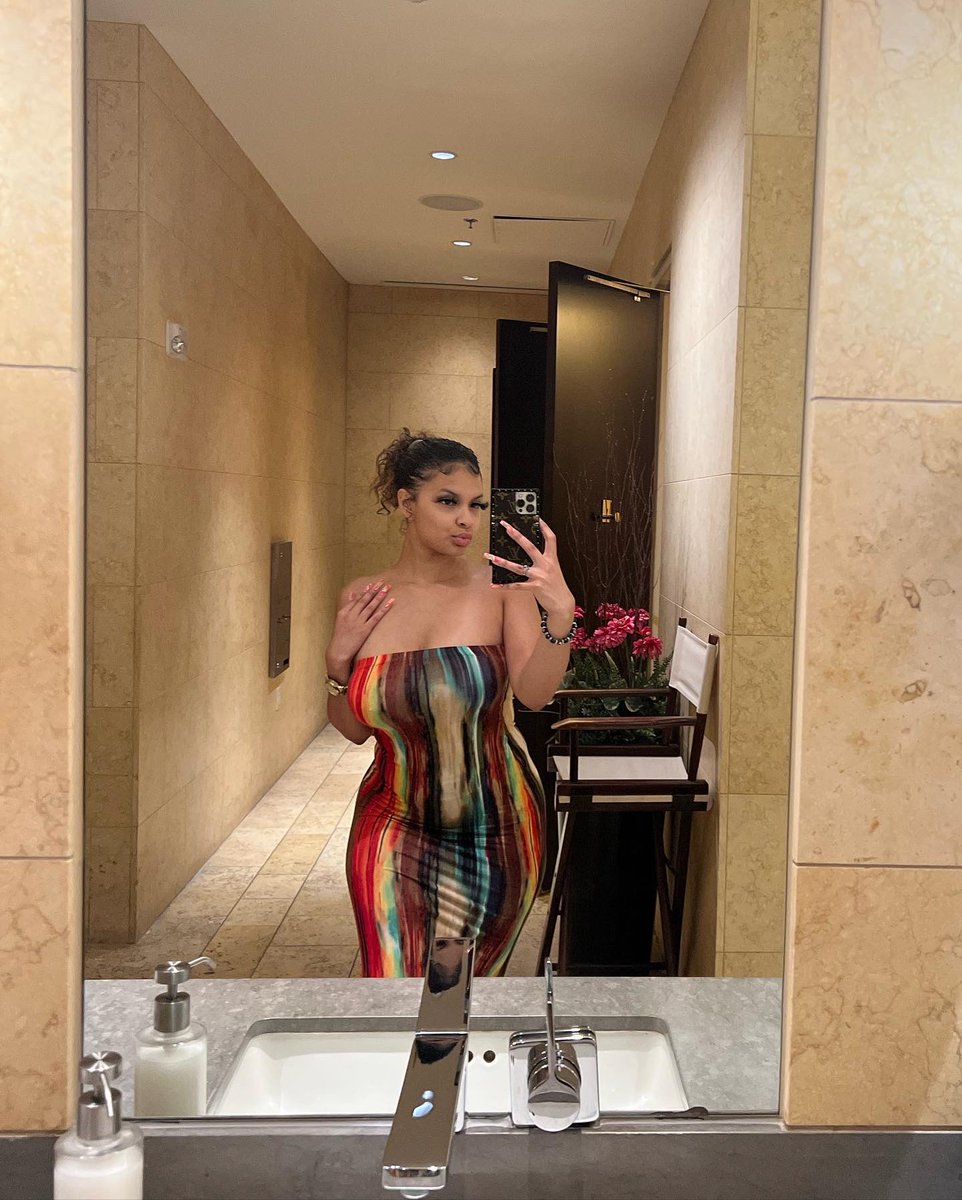 Roro1og's tweet photo. new twitter yall 💃 https://t.co/ZTdeS2EPES