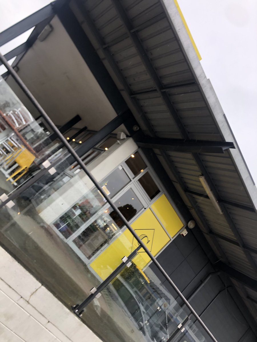 Pointless trip to Pukekohe at 6.30am this morning. I have no grades to enter so not part of planned limited TEU strike action but late yesterday the VC suspended all union members. I didn’t know until I got to pukekohe intending to visit students..#solidarity #TEUonSTRIKE