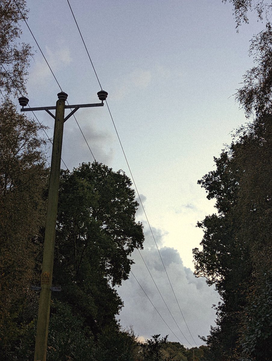 BenJieStills's tweet photo. I donβt wanna make a big scene I just need a moment lying on this street if your lungs stop, you die if you lose love, thatβs life what a blue sky.
Song: Mother
By Matt Maltese
#sunsetcore #dreamysunset #sunsetlover #dusk #eveningvibes #goodvibes #dreamy https://t.co/f0O607fNjd