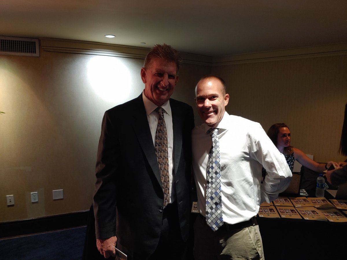 Thank you for everything you did for USF Football <a href="/CoachJimLeavitt/">Jim Leavitt</a>!

It was great to see you tonight!