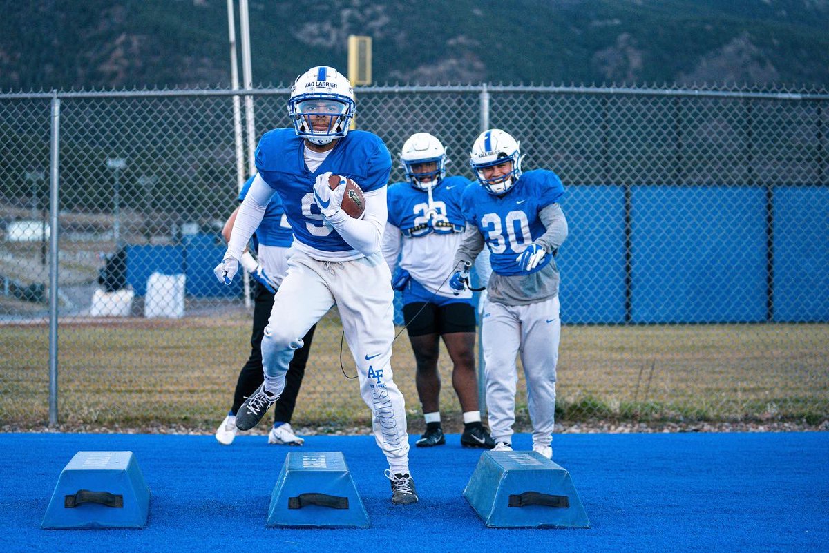 AF_Football's tweet photo. One day at a time ⚡️ https://t.co/yUQ4PGqMal