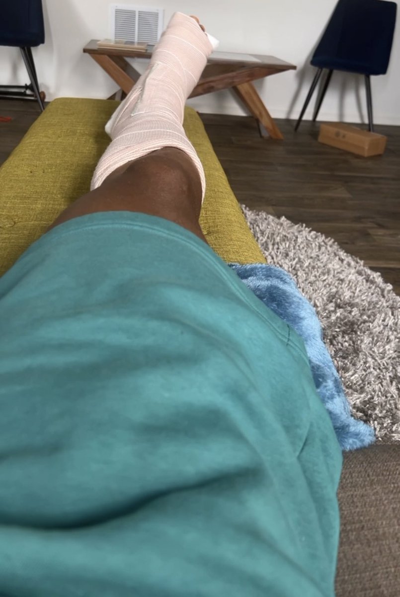 Biggest challenge I am facing today?

The stairs! 😩

I ruptured my Achilles tendon (🚗🦶) and had surgery to repair it. 

Anybody else injured right now? 

Putting together a support group.

#BasketballOver30 #injury #achilles