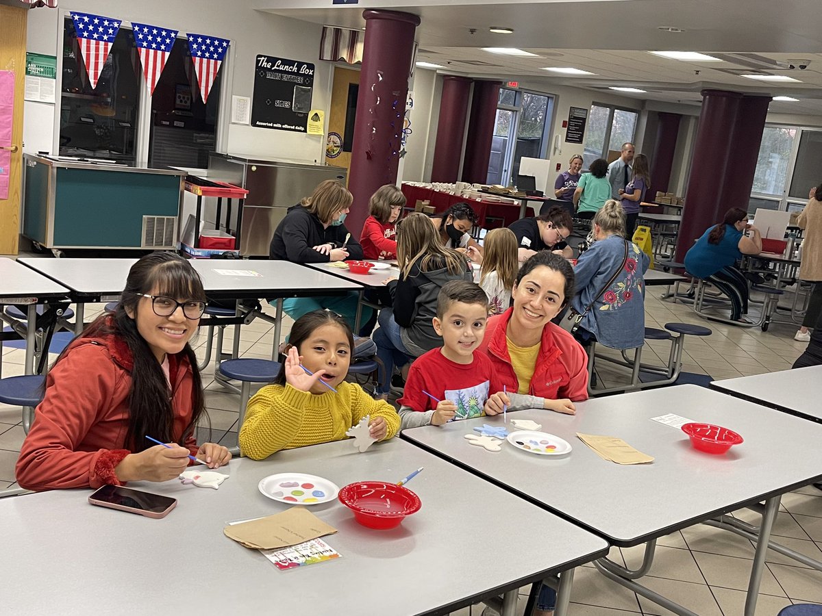 wle_elem1955's tweet photo. Our Westlake PTO hosted  @uPaintpotteryst for an awesome family event!  Looking forward to our masterpieces decorating our homes for decades!  #WeAreWayne https://t.co/uXcYwMZmc4