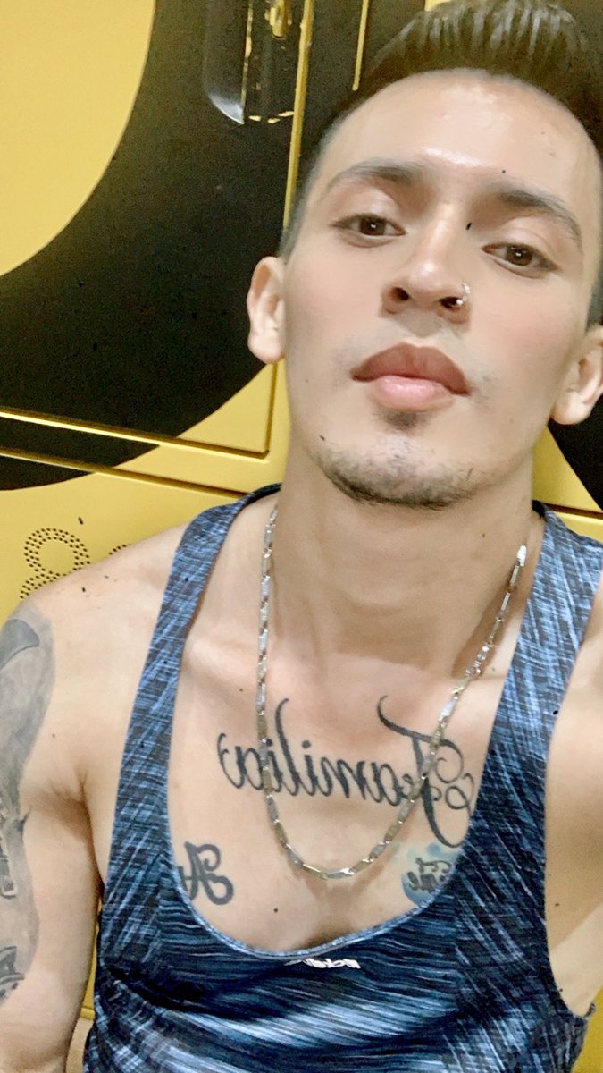 andresgaod's tweet photo. Quién más termina caliente 🔥♌️ después de entrenar 💪🏽😈🤙🏽#horny #bath #boy #dick #gay #bottom #hot #men #twittergay #sport #sweat #daygay #crusing #porno #fuck #suck #mouth #like #followme #parati #viral #trend #kiss #cock https://t.co/zNViggFkyq