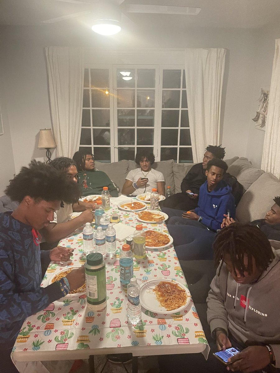 coachflagsEAST's tweet photo. Sectional Final pregame meal at my house!!! #lockedin https://t.co/py4ZAqbsFg