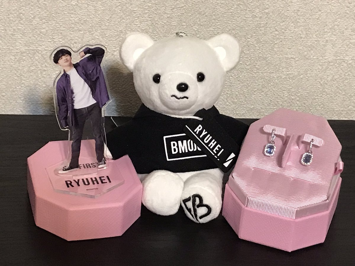 nori96black's tweet photo. スワロフスキーのBE:FIRST公式動画見たら欲しいものが増えるよー🤣
(最初見た時リュウちゃんの髪型が好きすぎて話が入ってこなかった🥹)
#BEFIRST
#Swarovski
#messge https://t.co/MgUucoTmHq