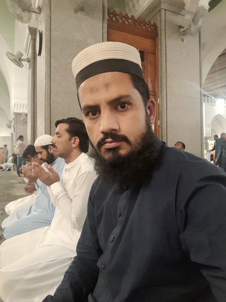 مسجدِ قباء میں حاضری  یہ اسلام کی سب سے پہلی مسجد ہے جہاں دو رکعت نفل ادا کرنا ایک عمرہ ادا کرنے کے برابر ہے