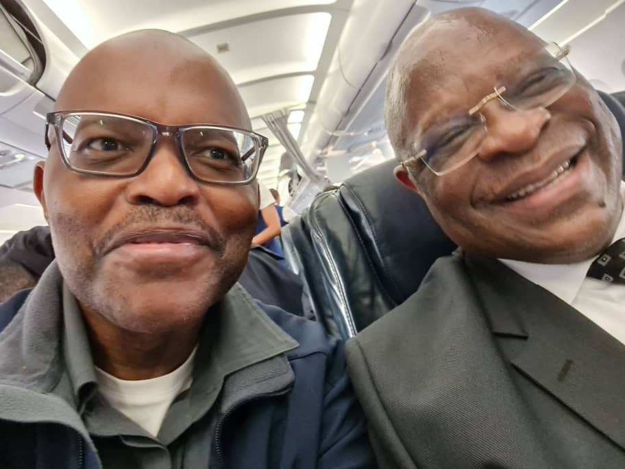 MatthewGowaseb's tweet photo. Great honour to have rubbed shoulders with one of Africa's greatest Jurists- Chief Justice Raymond Zondo. Very humble man. https://t.co/66AceDYPve
