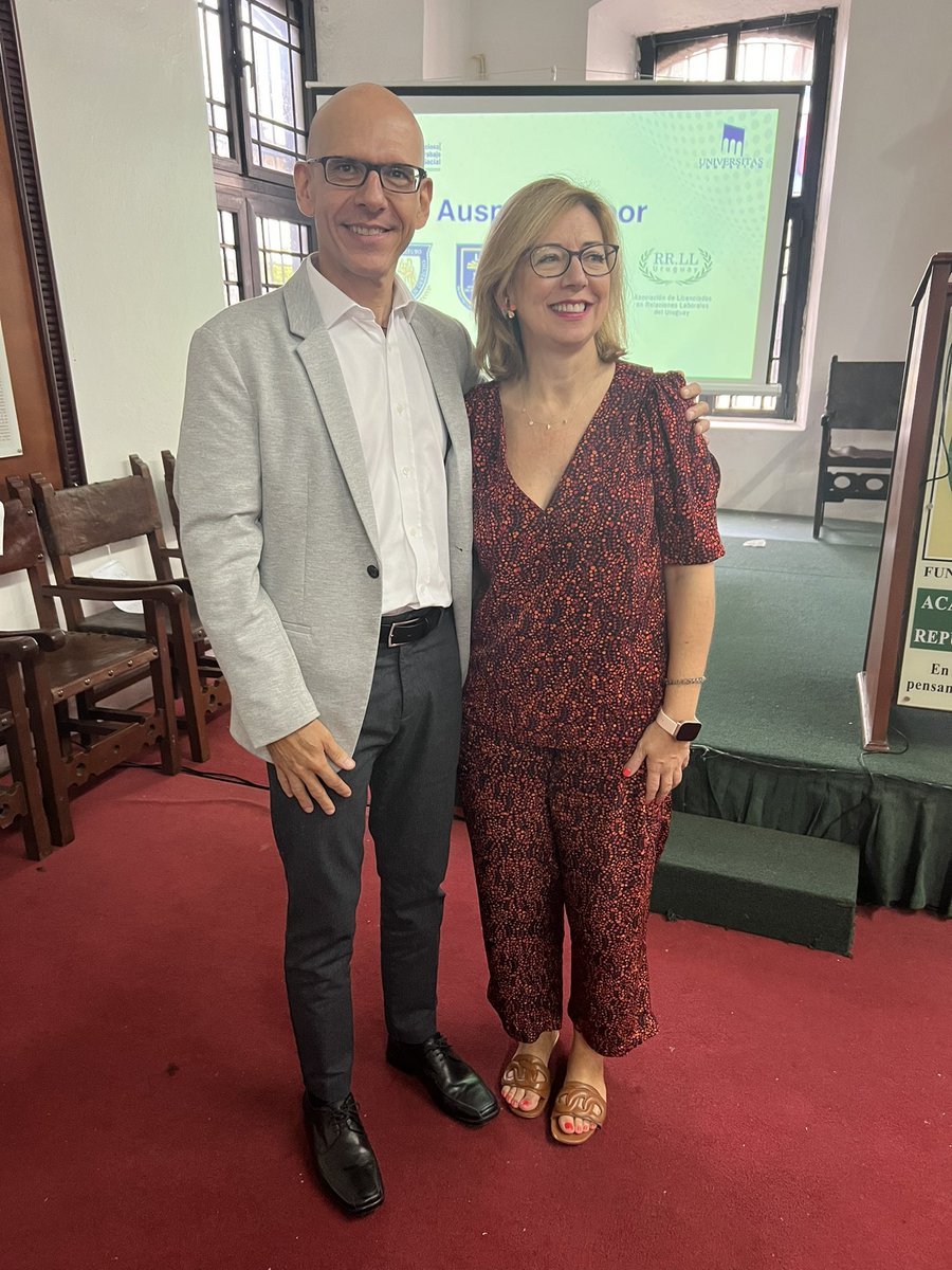 En la sede de la Academia de Ciencias de la República Dominicana, con la profesora Belén Fernández (Universidad de Vigo), analizando, “a cuatro manos”, el derecho colectivo del trabajo y las empresas digitales