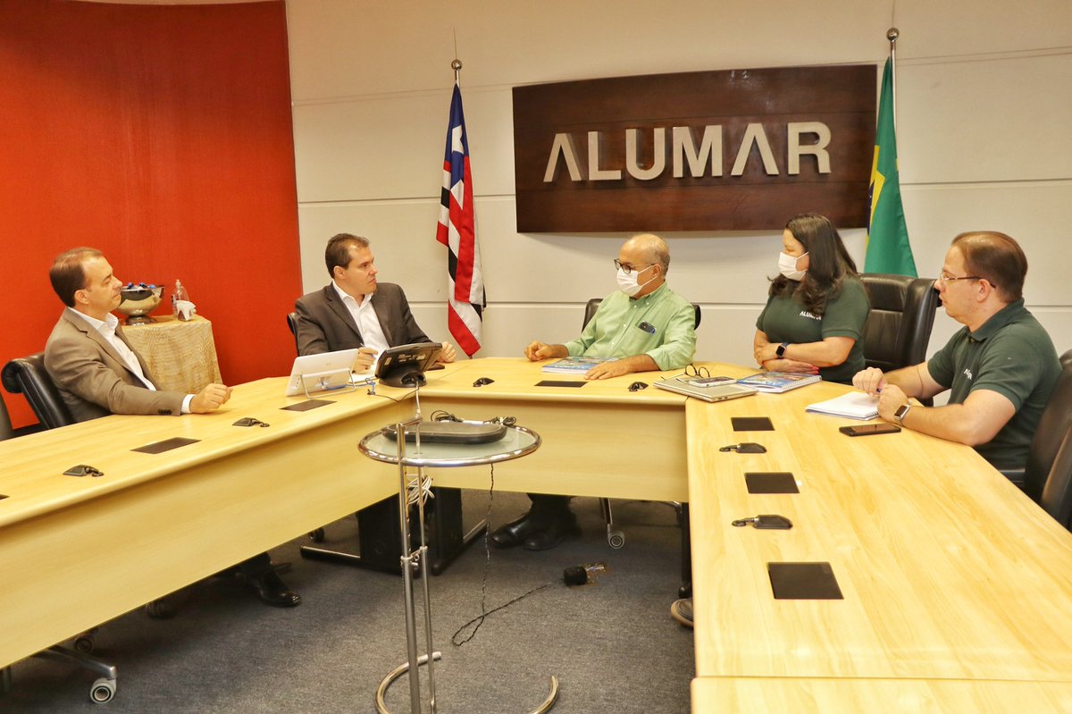 Seincma's tweet photo. A #Seinc reuniu com a diretoria da #Alumar para tratar da ampliação da parceria entre o @GovernoMA e a empresa, no âmbito da capacitação profissional, geração de empregos, atração e desenvolvimento de investimentos e verticalização das cadeias produtivas no Maranhão. https://t.co/6mnND7Bbk8