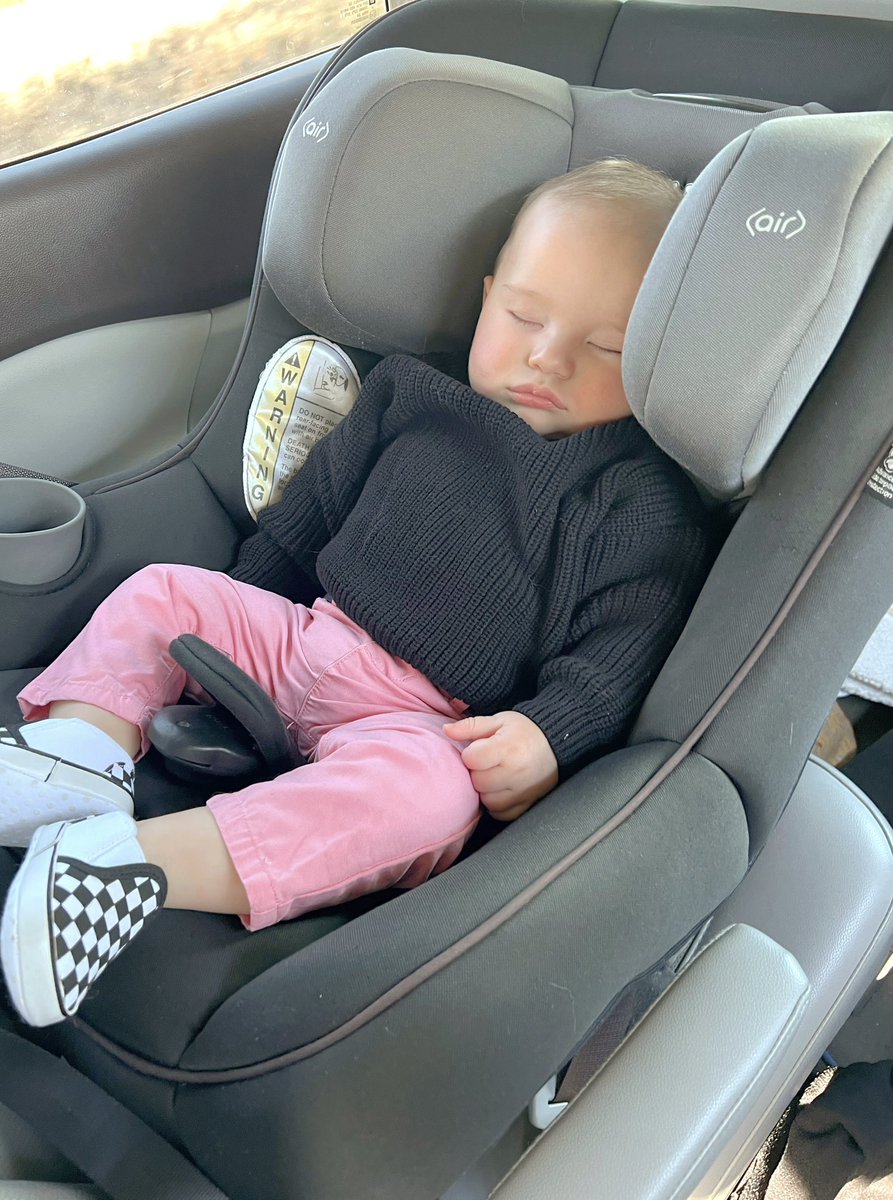 bailswale's tweet photo. I’m sorry, but WHAT ‼️ LOOK @ MY ANGEL 👼🏻 🤩 https://t.co/ebjew2ZPnF