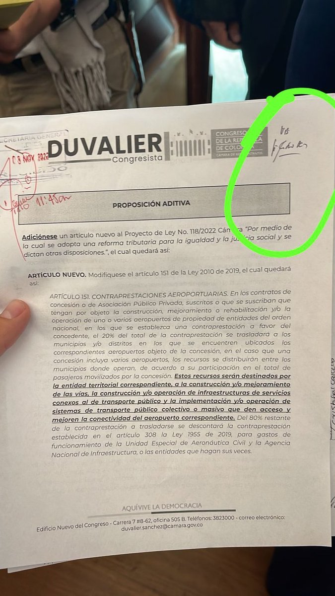 DuvalierSanchez's tweet photo. 🚨 LOGRAMOS ARTÍCULO NUEVO en la #ReformaTributaria para que los aeropuertos que NI SIQUIERA pagan predial a las ciudades donde están ubicados, transfieran el 20% de sus contraprestaciones y puedan ser usadas para mejorar la movilidad, construcción de obras de transporte y vías. https://t.co/Q1Au5cqoLt