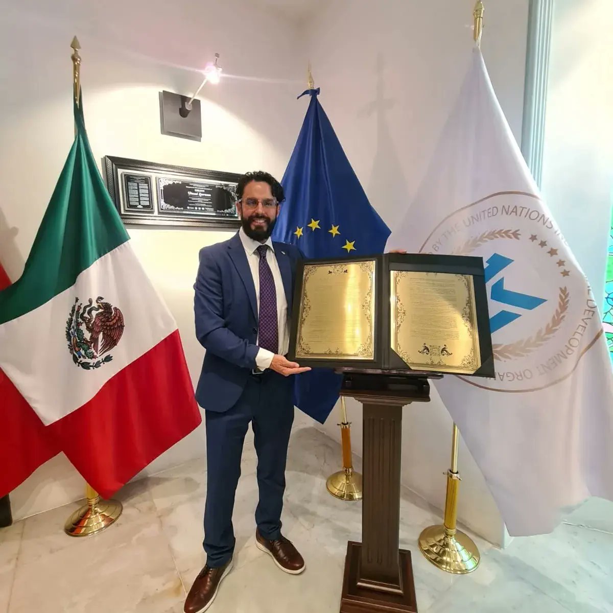 InemprendeMx's tweet photo. Un honor haber participado en la Firma de Declaración Global de Emprendimiento, Bienvenida por la Organización de Las Naciones Unidas para el Desarrollo Industrial

Un paso más para crear la ley de #emprendedores 

 @globalhonorentrepreneurship https://t.co/OPcfNSxkA0