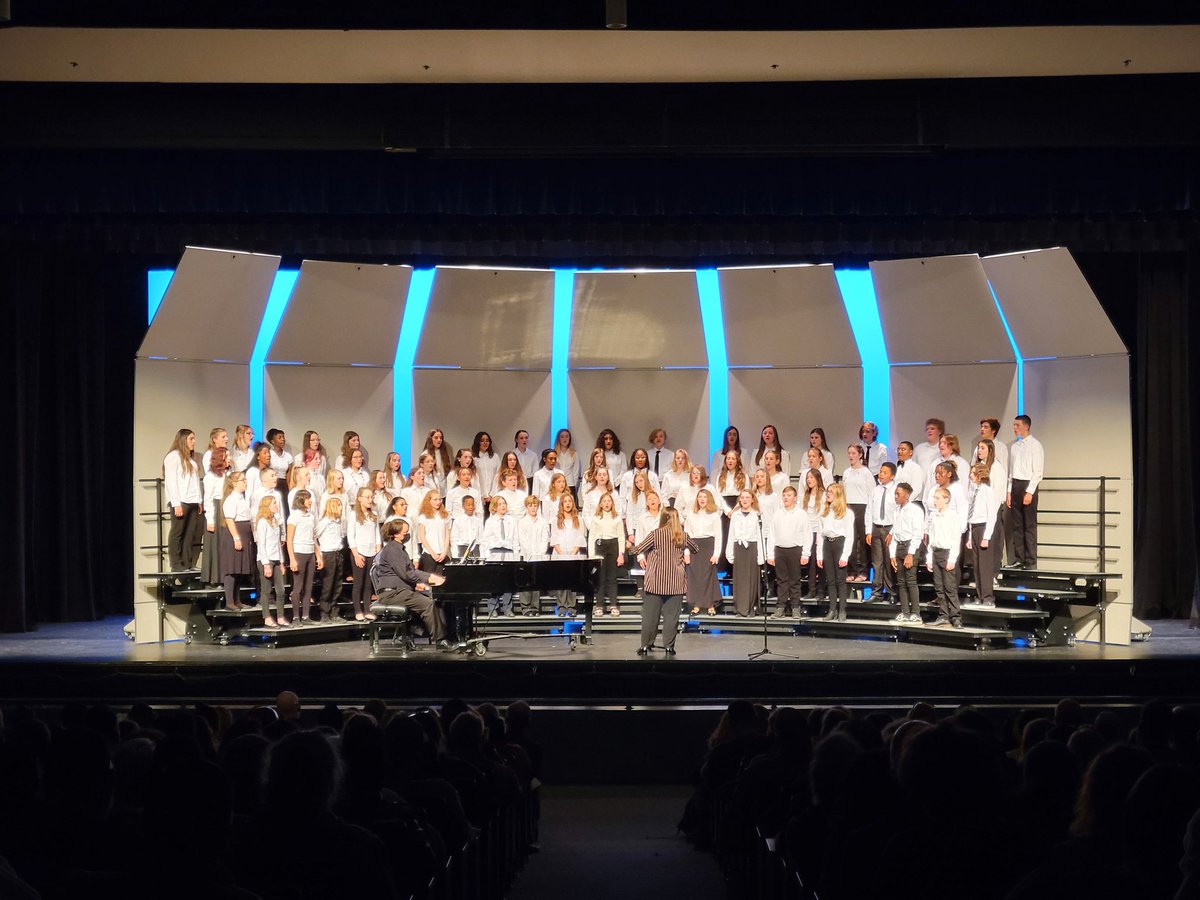 Wonderful performance by the Calvert All County Middle School Chorus tonight! Thanks Ms. Siobhan O'Brien for conducting &amp; sharing your talents. <a href="/calvertnet/">Calvertnet</a> #calvertshines <a href="/FineArtsCCPS/">Charles County Public Schools Fine Arts</a> <a href="/CalvertMSCCPS/">CalvertMSCCPS</a> <a href="/MillCreekMSCCPS/">Mill Creek Middle School</a> <a href="/NorthernMSCCPS/">Northern MS</a> <a href="/PlumPointMSCCPS/">Plum Point Middle School</a> <a href="/SouthernMSCCPS/">Southern MS CCPS</a> <a href="/WHMSCCPS/">WindyHillMSCCPS</a>