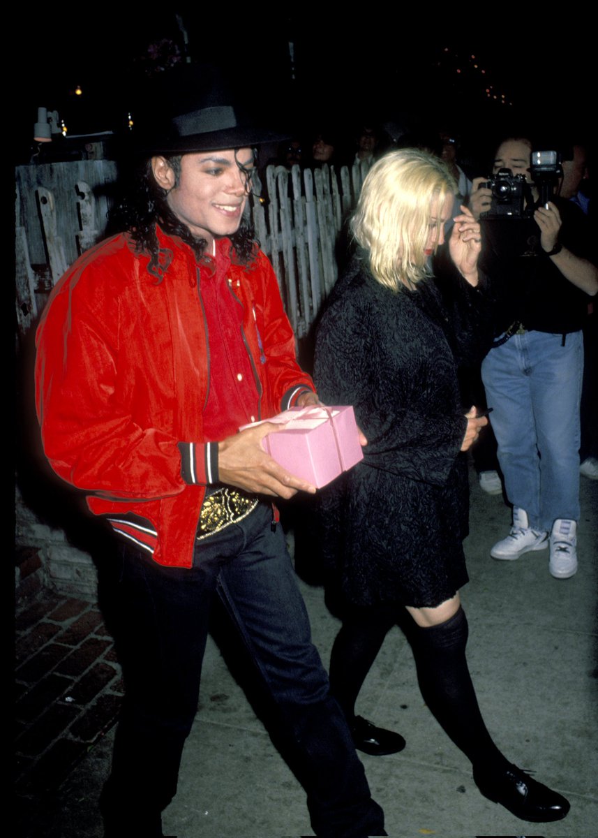 Michael83144011's tweet photo. Há 29 anos, em 09 de abril de 1991, eu e Madonna fomos vistos em um encontro no The Ivy Restaurant. https://t.co/QdmeQ8ATng
