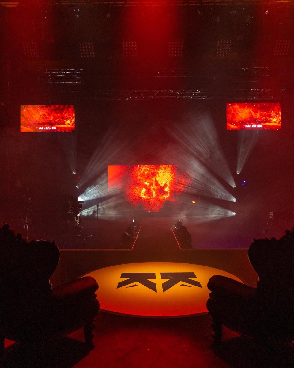 KingsLeague's tweet photo. El hype es muy real.
Gracias por la noche de hoy, esto es solo en principio 🫶🏻

#KingsLeague https://t.co/Bf4IdGq9Pk