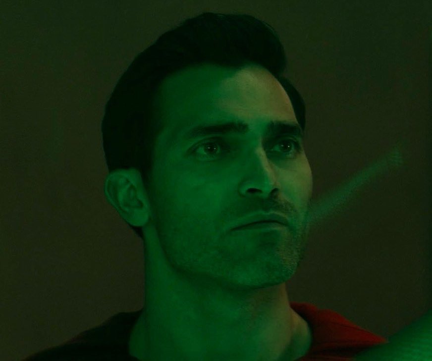 tylerthinkerr's tweet photo. Me: look. Look at him.
Niece: how the frick frack paddy whack does he look good in green AND red lighting?
Him: https://t.co/0Bwr09m5Kp