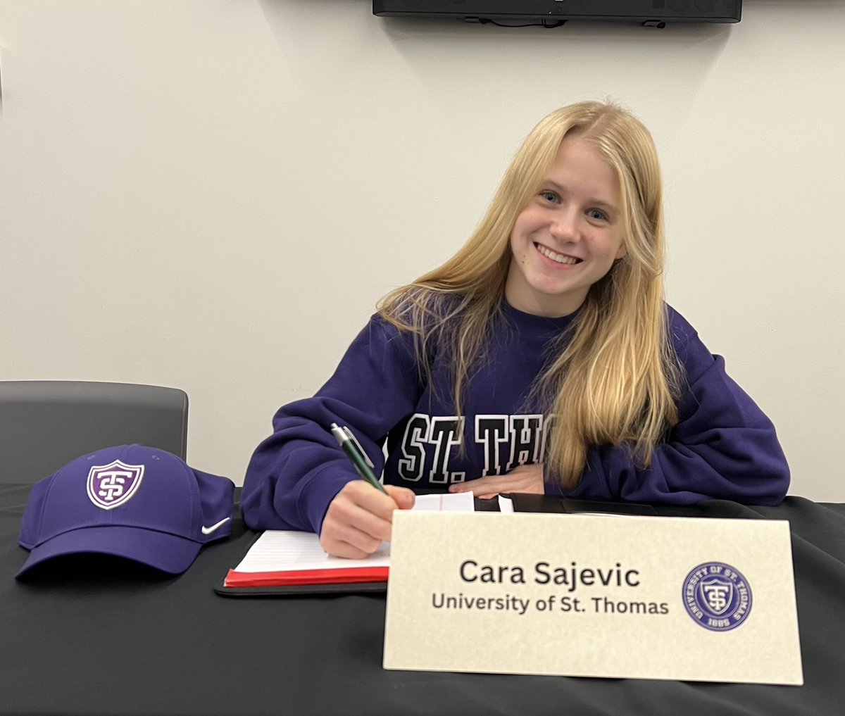 St. Thomas Women's Hockey tweet media