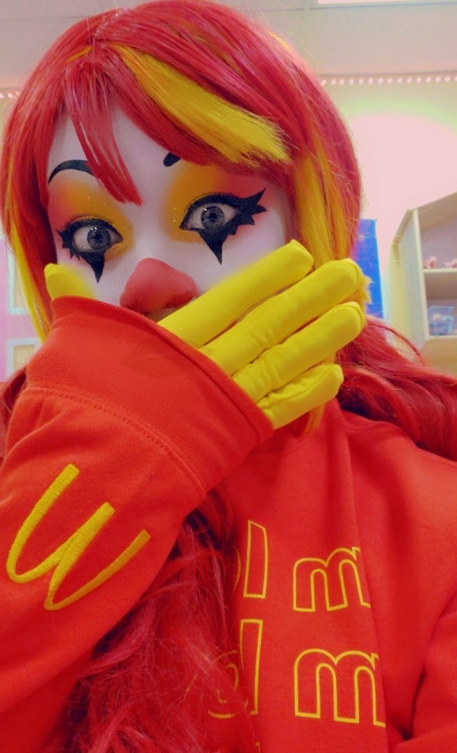 mfw when i see the grease-proof @McDonalds gaming chair 😩❤ https://t.co/qp0vSjWgl9