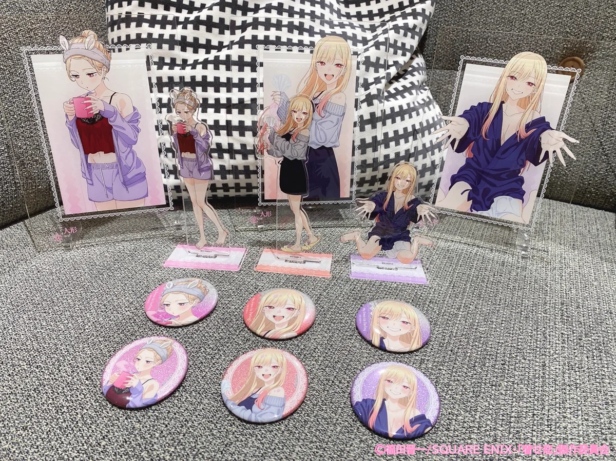 その着せ替え人形は恋をする　グリッター 缶バッジ　キャラポップストア　アトレ キャラポップストア on X: 