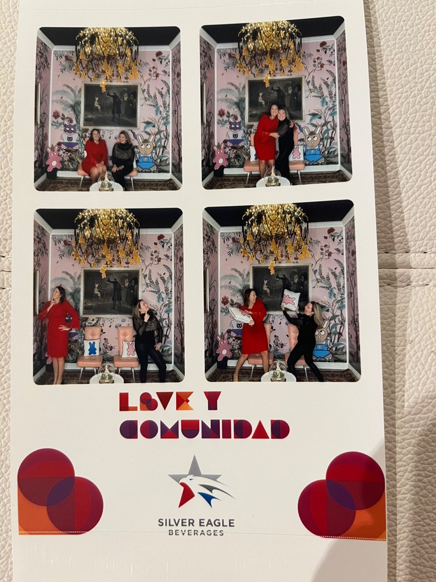KimHarleSolisSA's tweet photo. @BlueStarComplex Red Dot Art event was such a beautiful reminder that art is good for the heart 🔴❤️ #SanAntonio #creativity #artistsupport https://t.co/xrlkXruzbu