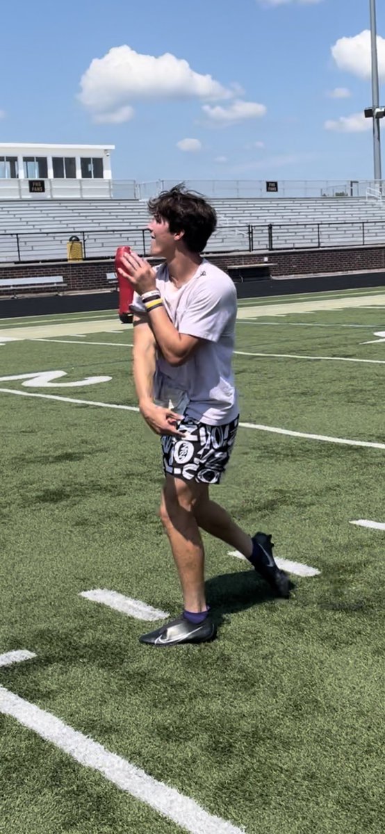 Drew_Ambrose_'s tweet photo. Pumped for these dudes and the opportunity they have in front of them tomorrow. Best of luck guys, there’s nothing better than being a part of the big show at the Camp! @nate_kollath @EvanHerbig @zaynathaniel19 @mitchellt_15 #414QB https://t.co/FuU4yOpttR