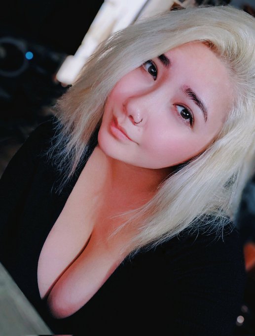 I'm staying blond for a while 🥸 https://t.co/LbykaeHjlg