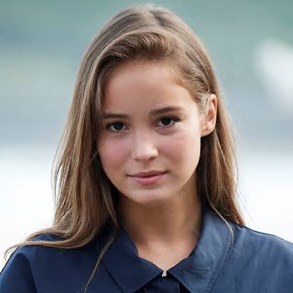 รายงานล่าสุดบอกว่า คริส อีแวนส์ กำลังคบหาดูใจกับ อัลบา บาบทิสตา นักแสดงสาวอายุ 25 ปีจากซีรีส์ Warrior Nun

“พวกเขาจริงจังมาก ทั้งคู่กำลังอินเลิฟ คริสไม่เคยมีความสุขแบบนี้มาก่อน ครอบครัวของคริสและเพื่อนๆ ของเขาต่างเอ็นดูเธอ” รายงานกล่าว